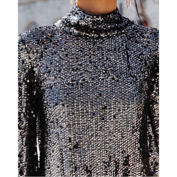 VICI - BROADWAY SEQUIN MOCK NECK LONG SLEEVE TOP - BLACK - M - Picture 5 of 11